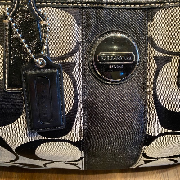 New Coach Black & Gray Medicine Bag with Clasp - Picture 5 of 14